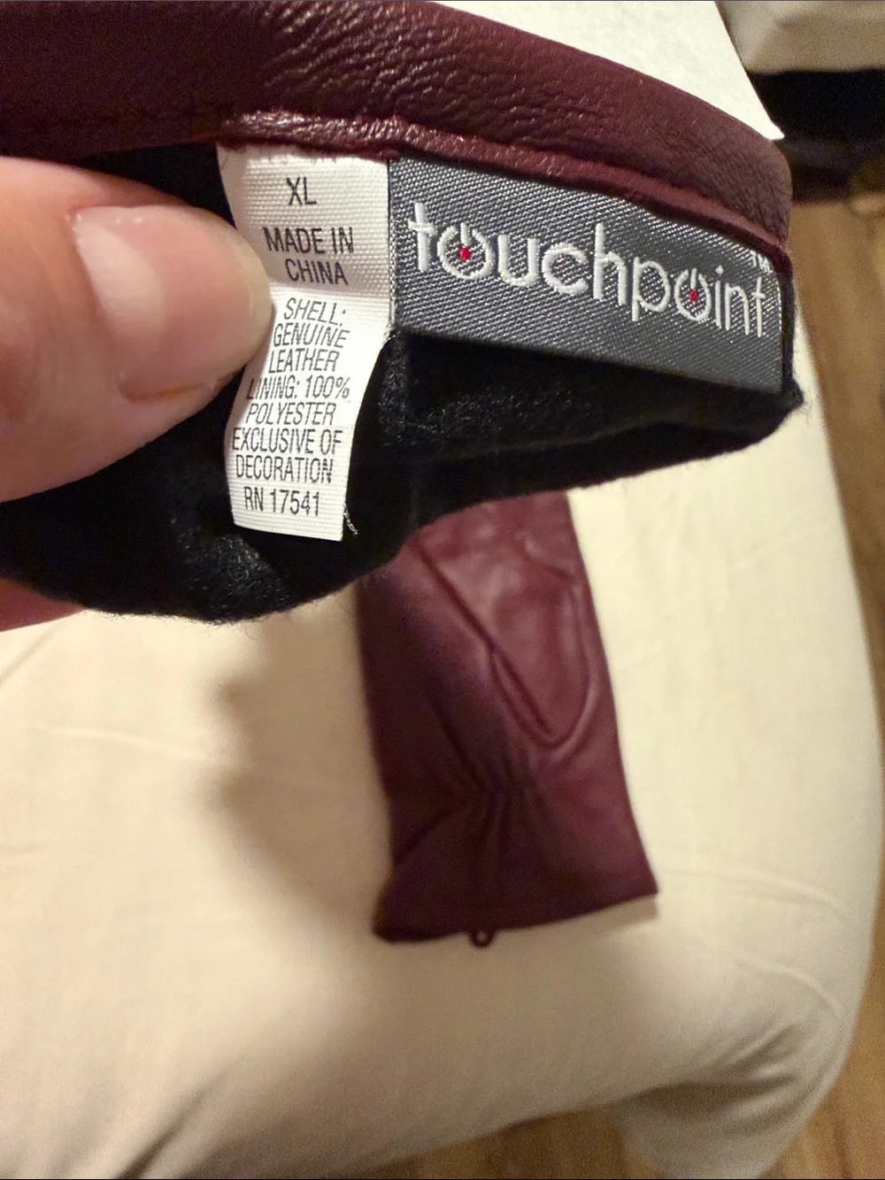 Leather Touchscreen Gloves in Burgundy